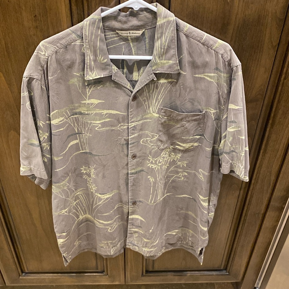 Tommy Bahama Button Down